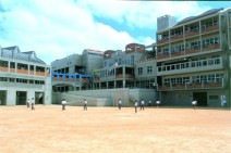 那覇市立石嶺中学校